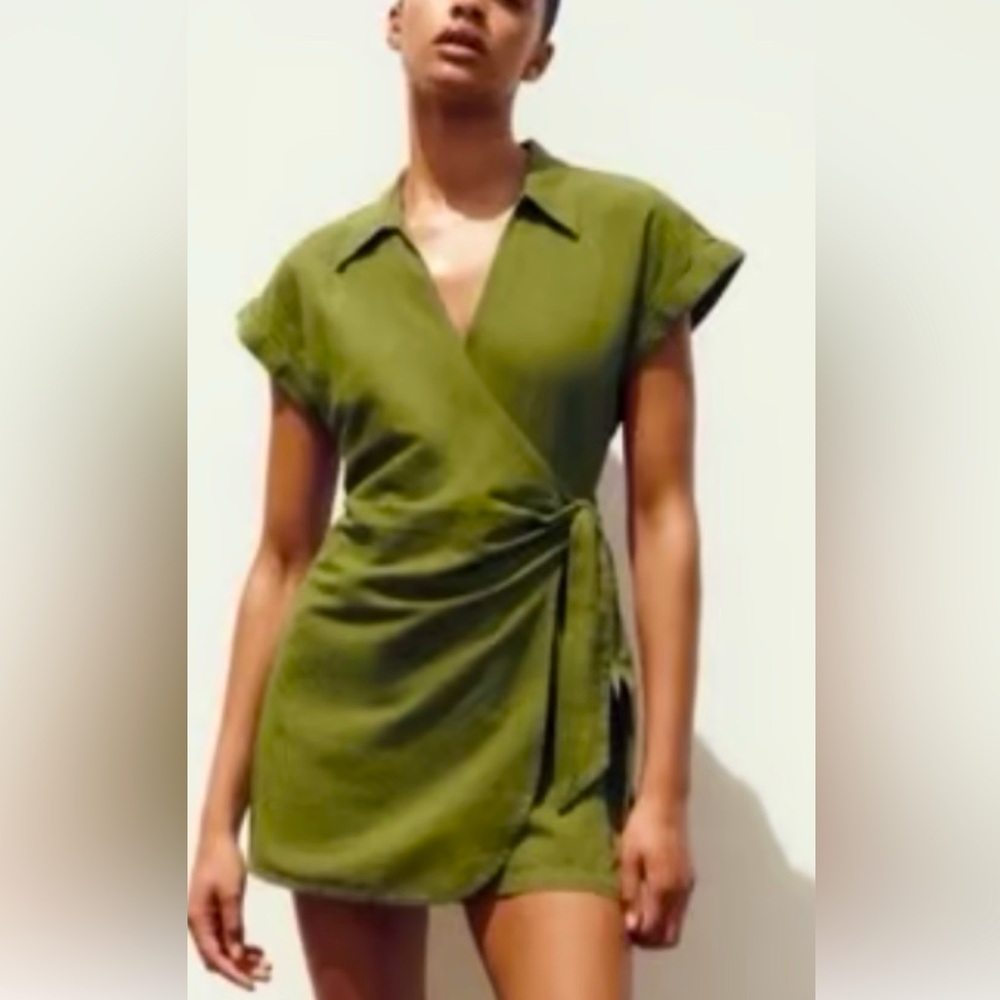 Zara: Knotted Linen Romper. V-Neck, cuffed sleeves with side zipper. Size S.